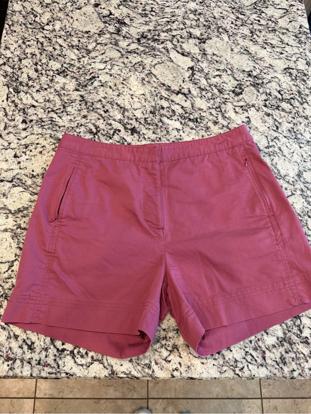 Nike dry fit Women’s  Casual Stretch Shorts large